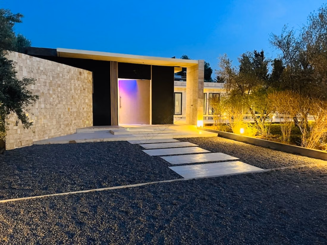 Belle villa moderne proche american school