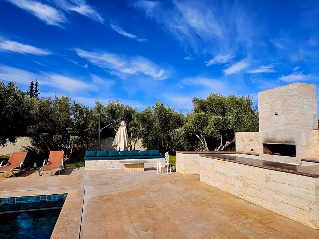 Belle villa moderne proche american school