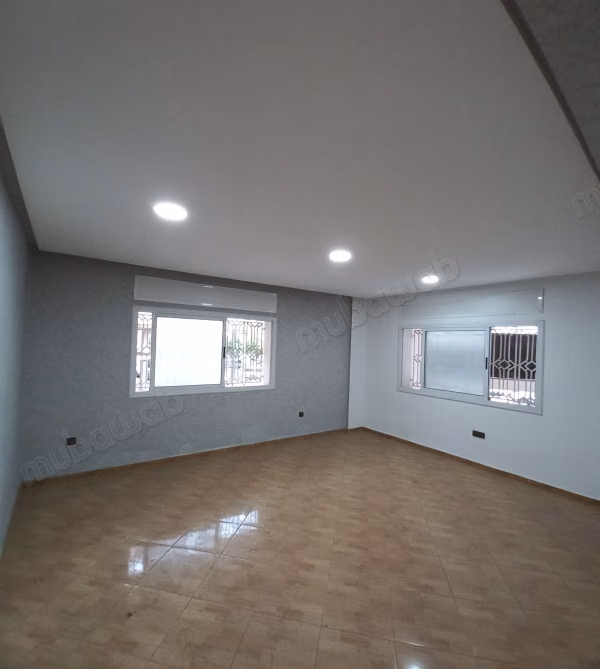 Local comercial 160 m² en alquiler - 2 fachadas, avenida principal