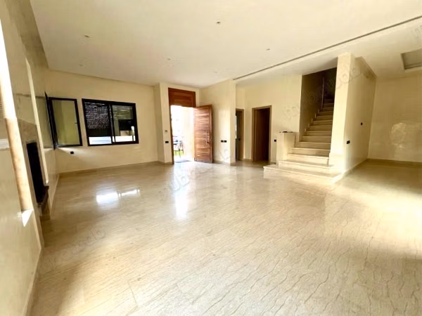 Modern villa with 2 facades and garden in Targa