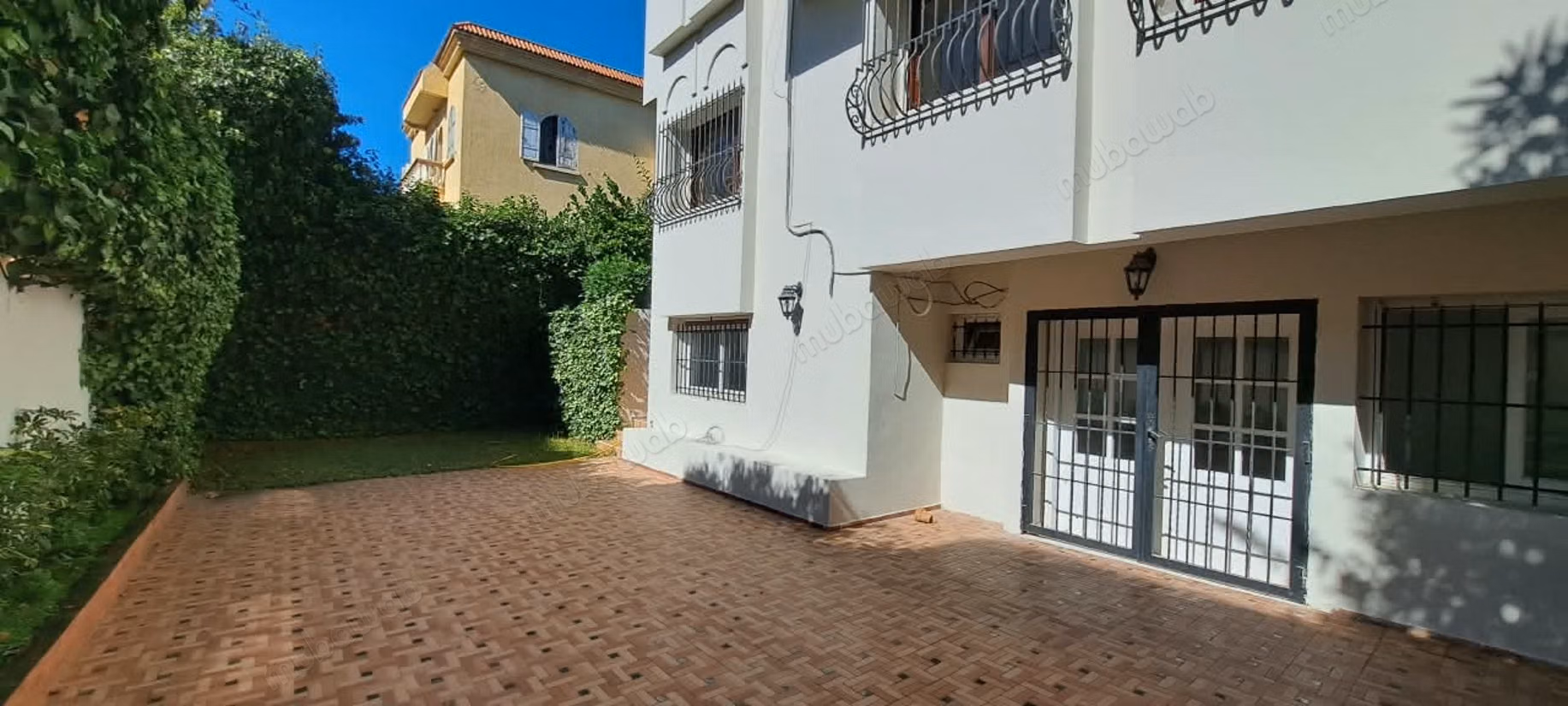 Belle villa a louer ain diab en tres bon etat