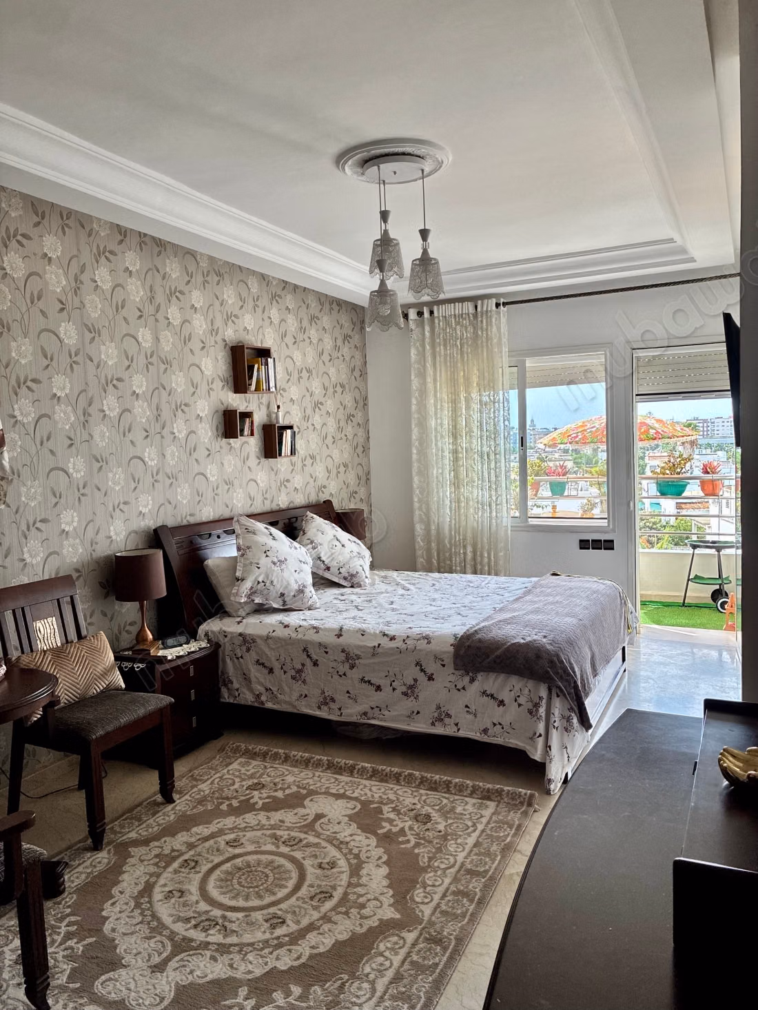 Magnificent bright apartment of 159 m²