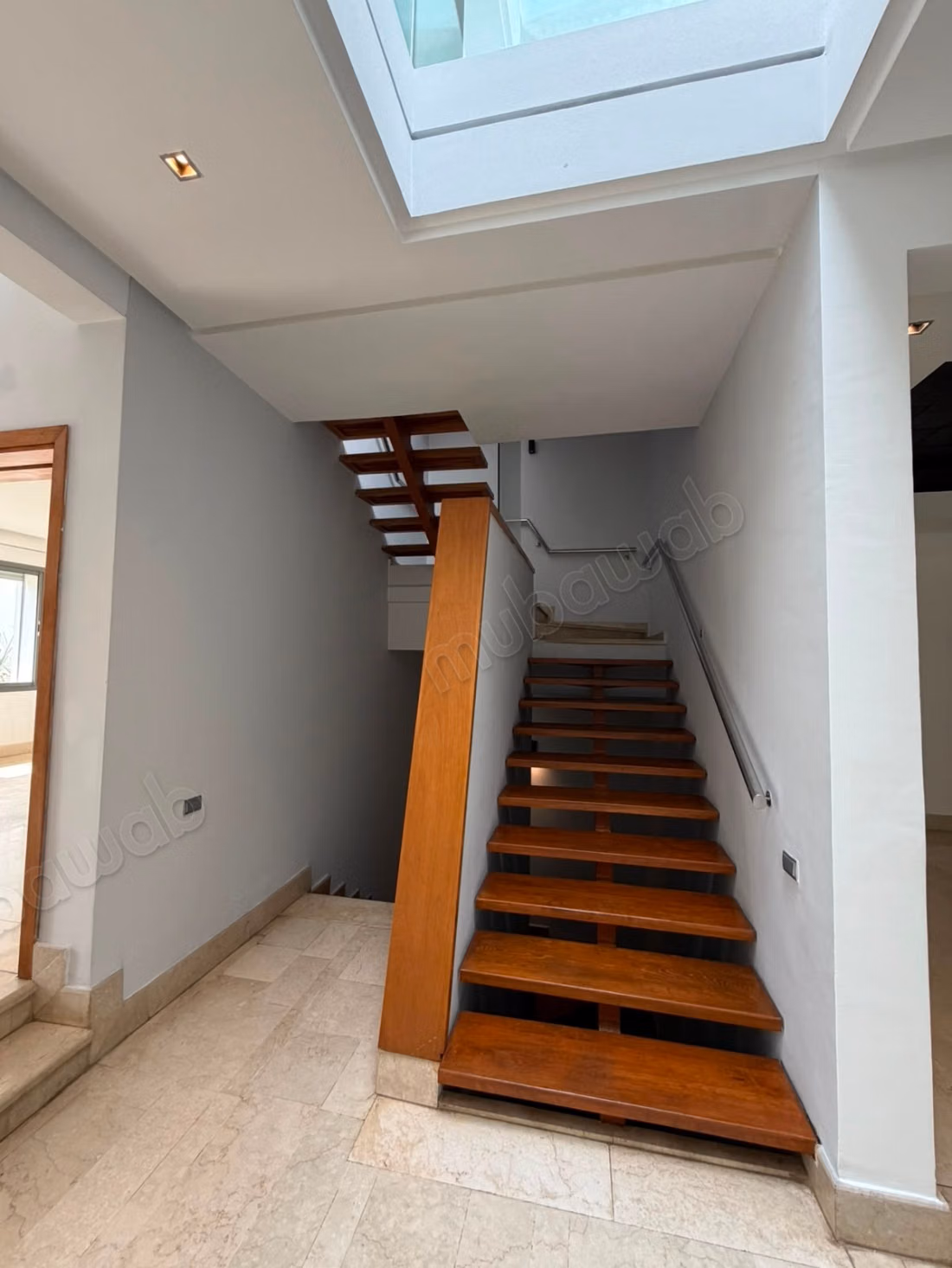Villa moderna quasi nuova in affitto ad Ain Diab