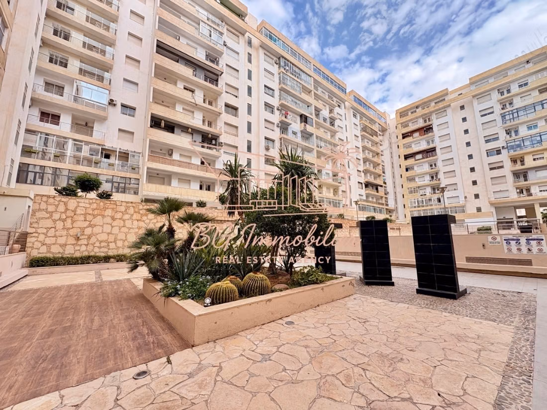 Spacieux appartement meublé résidence Piscine