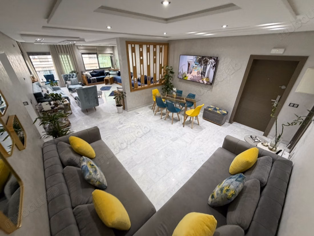 High-end apartment of 136 m² in the city center