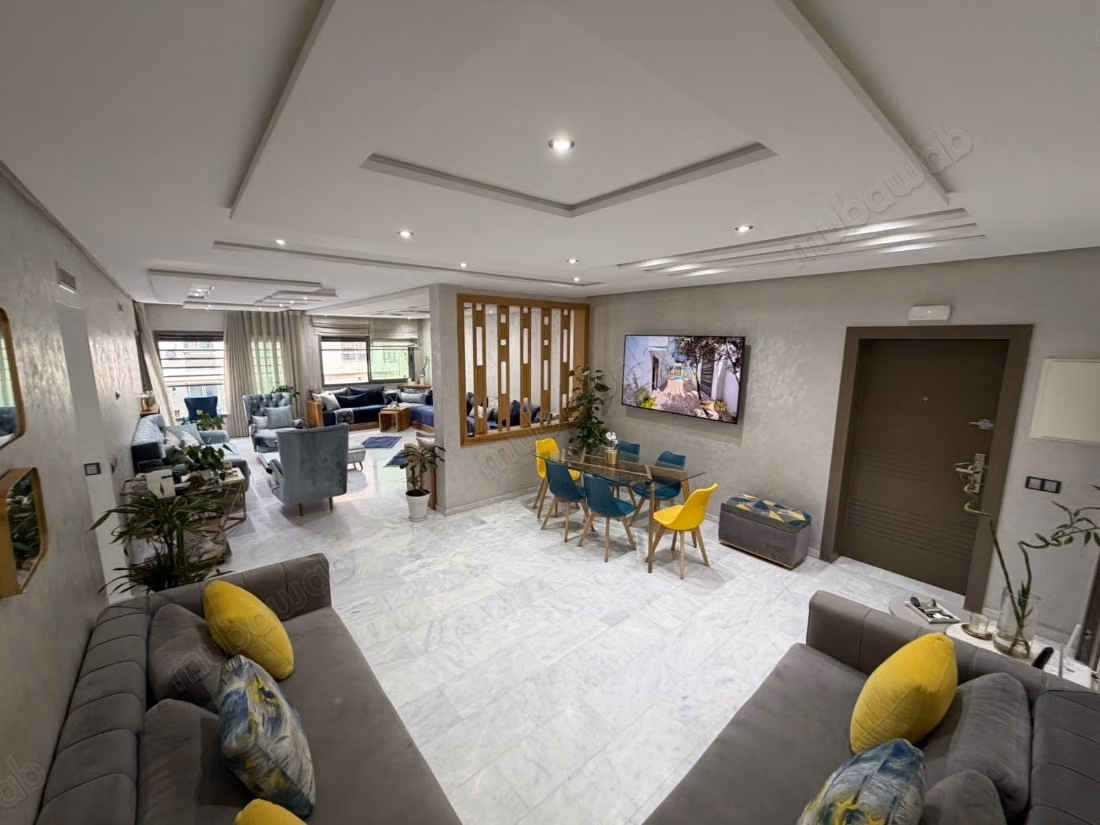 High-end apartment of 136 m² in the city center