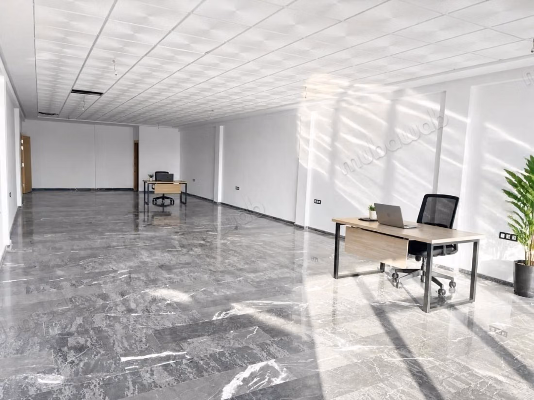 Bureaux en vente à Izdihar. Superficie 100 m²