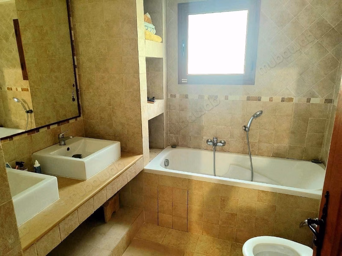 Villa S4 con giardino e piscina