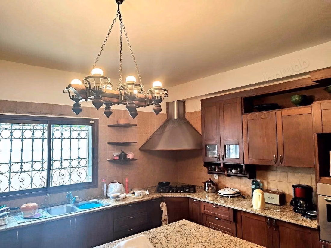 Villa S4 con giardino e piscina