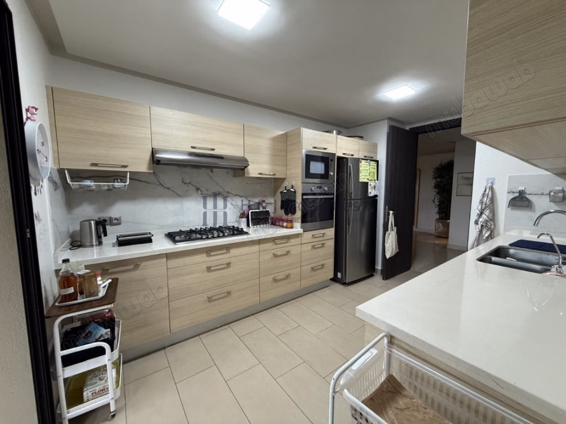 T4 garden level of 386m² 3 bedrooms and staff room