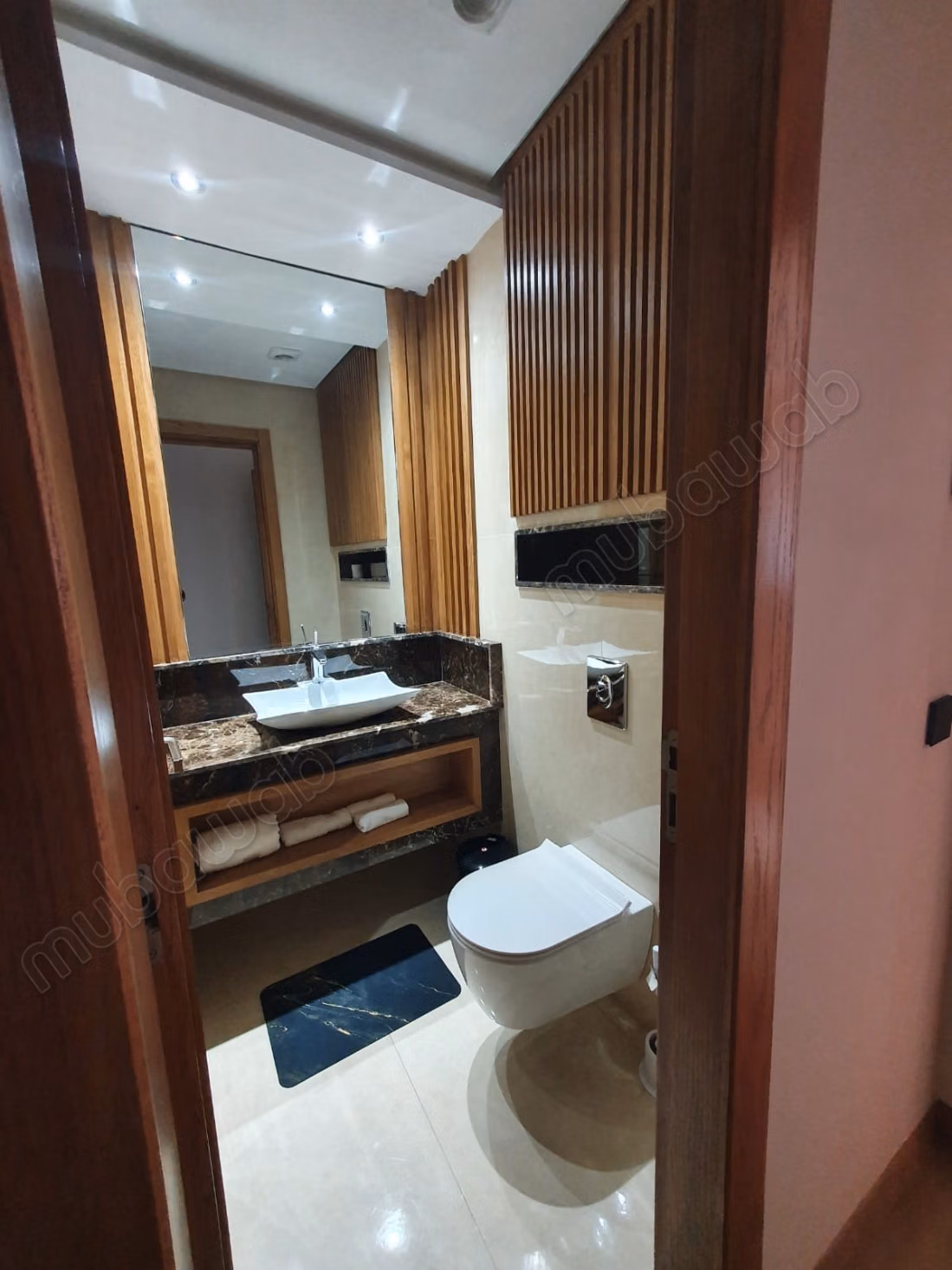 Apartment for rent with terrace at CFC