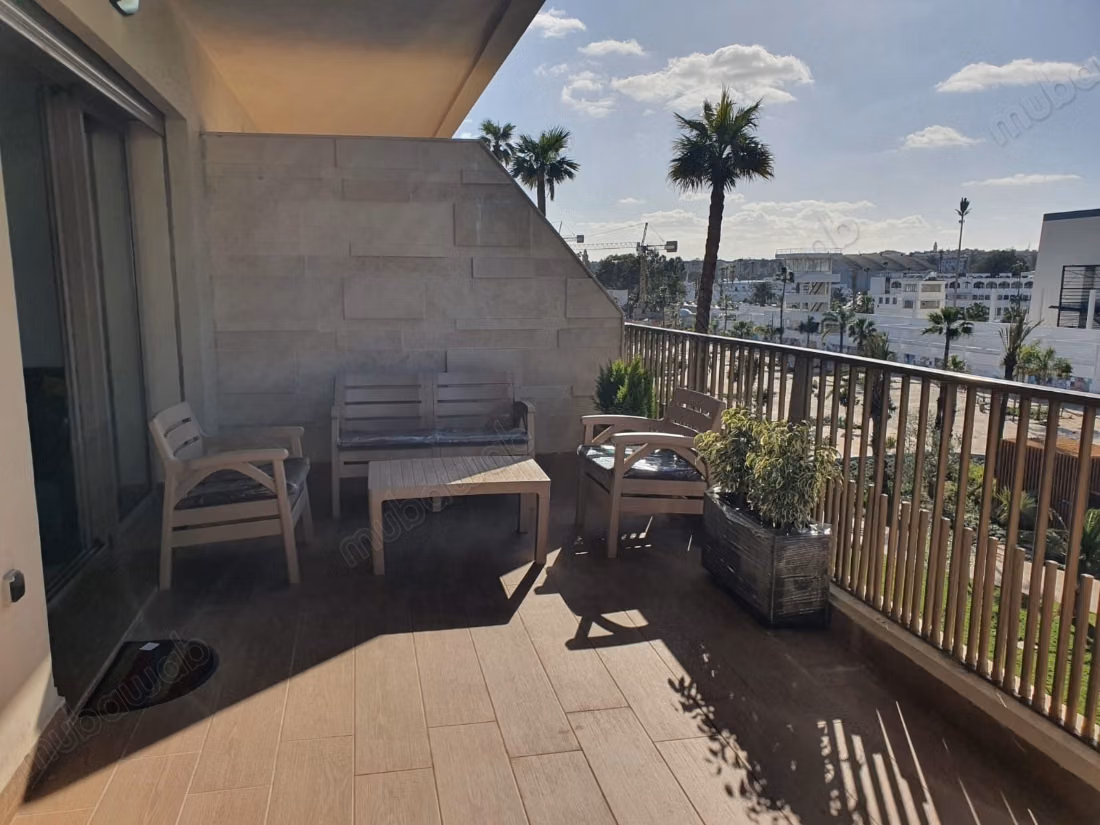 Apartment for rent with terrace at CFC