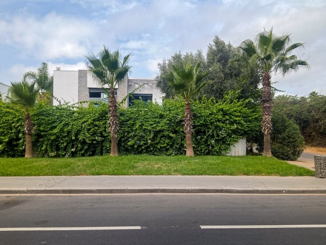 Luxury finished villa for sale - Boulevard de la Mecca