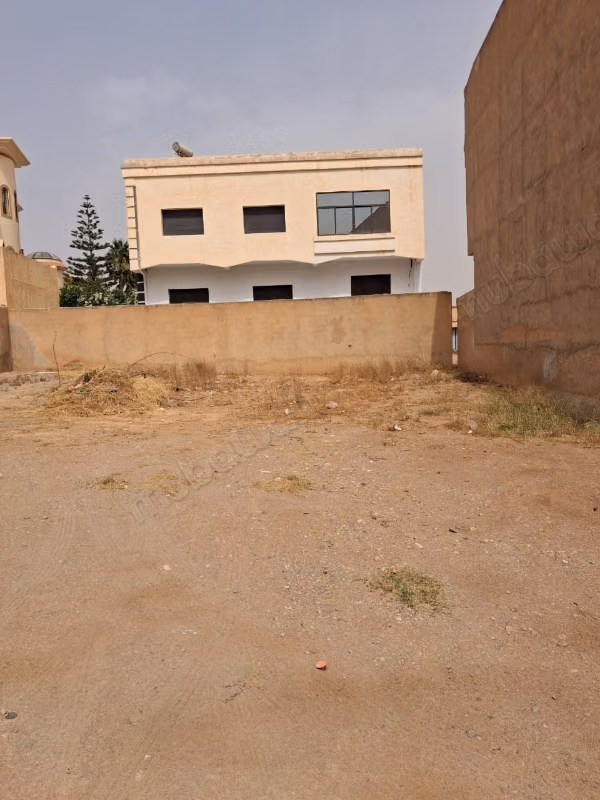 شراء أرض في CGI. مساحة 310 م²