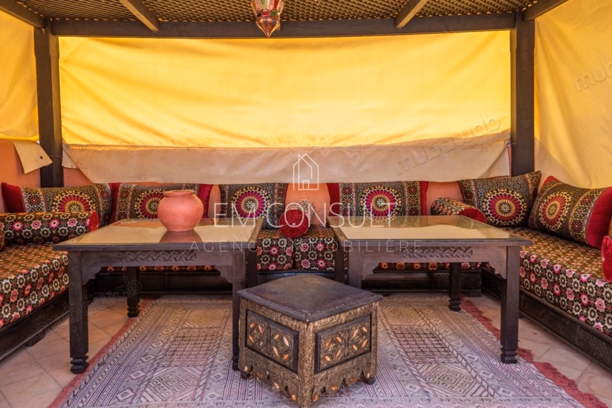 Sale of Riad 9 rooms 192 m²