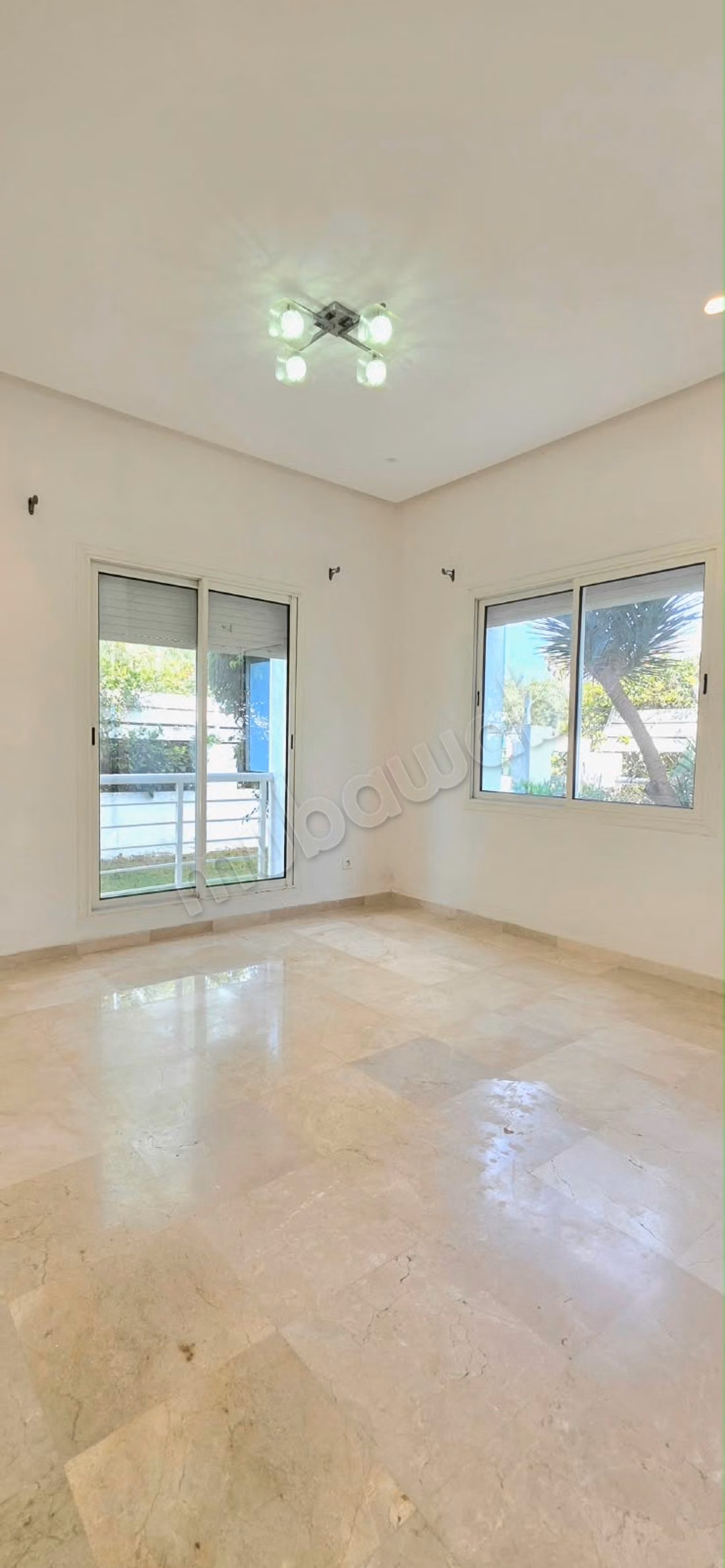 Empty villa for rent in Tamaris