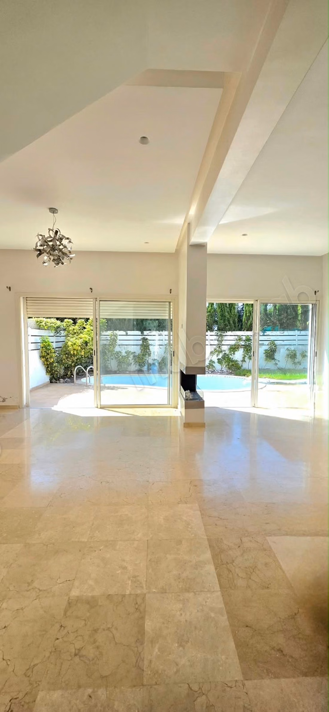 Empty villa for rent in Tamaris