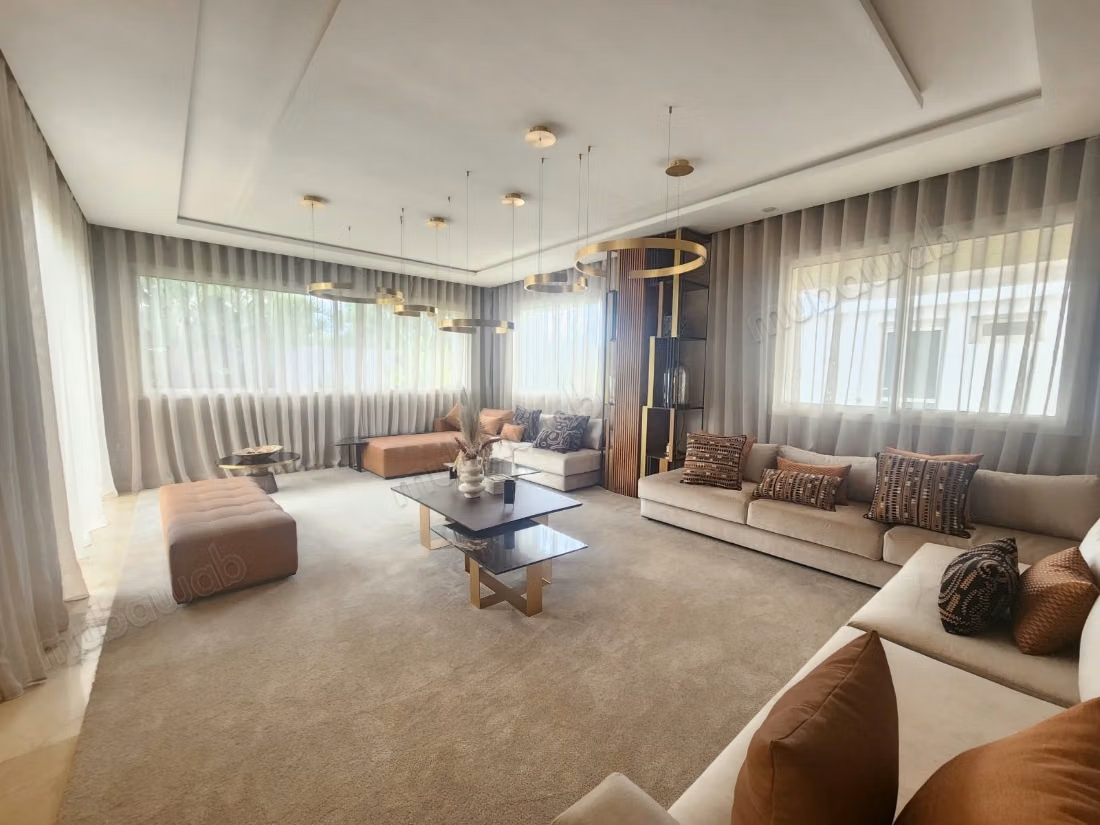 Villa moderne meublée à louer à la ville verte