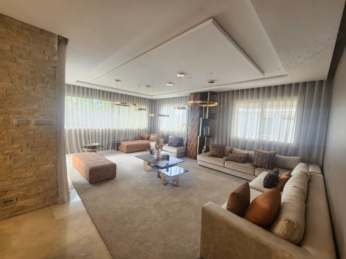 Villa moderne meublée à louer à la ville verte