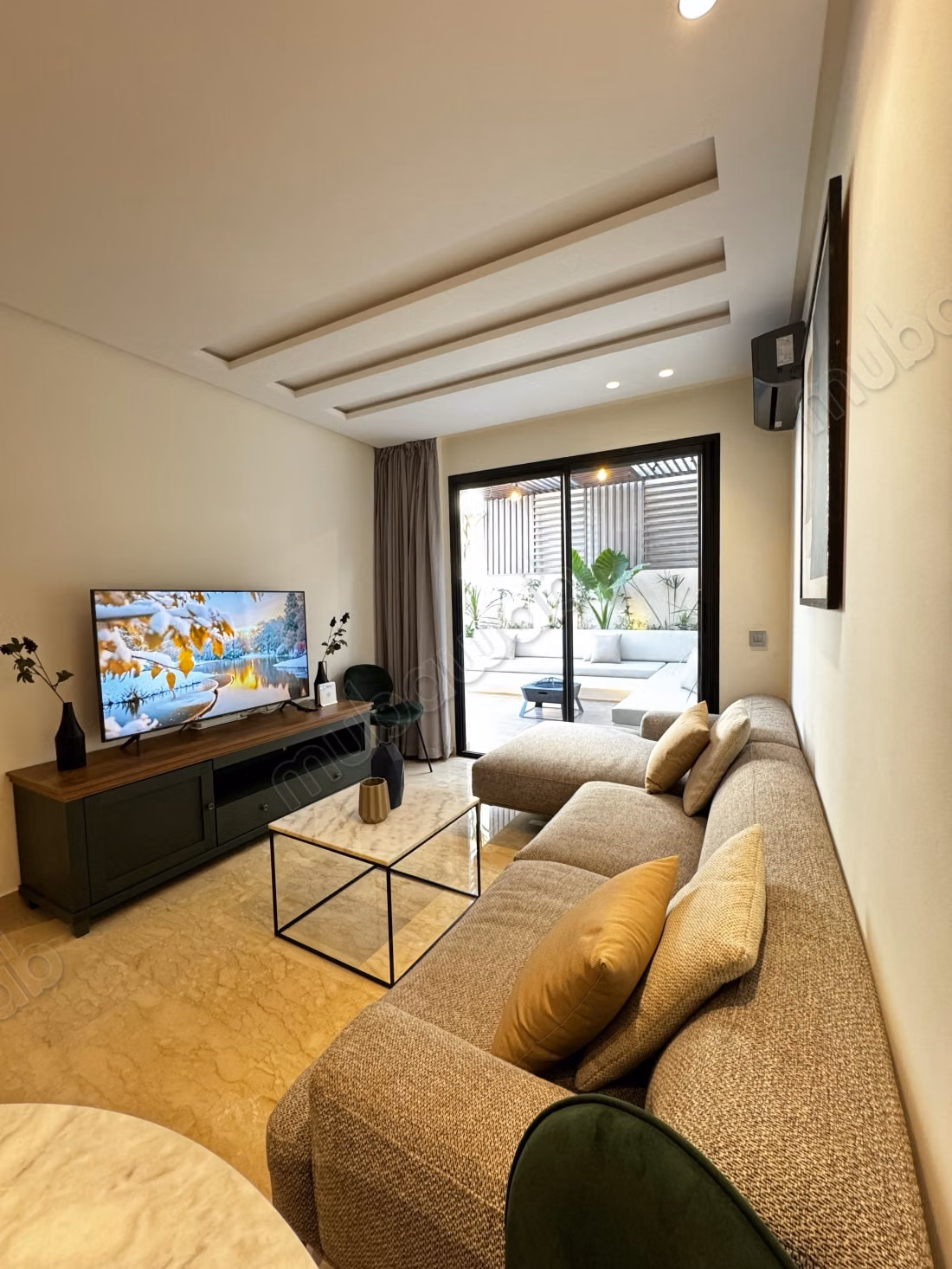 Modern apartment with terrace and communal pool for rent Oasis