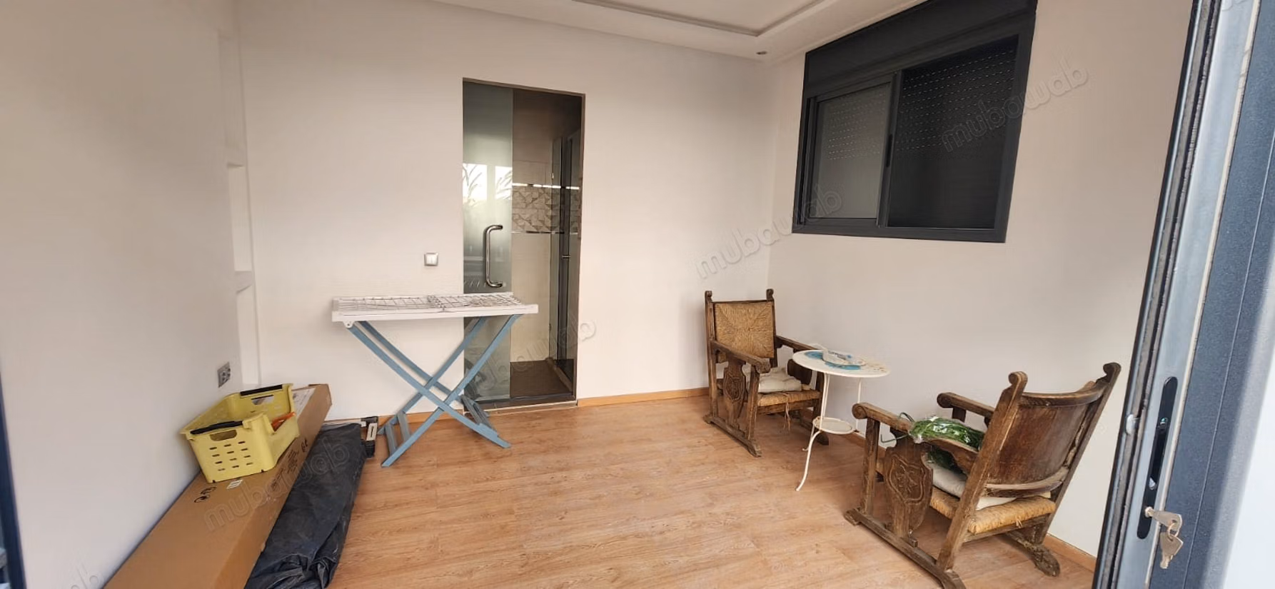 Modern apartment with terrace and communal pool for rent Oasis