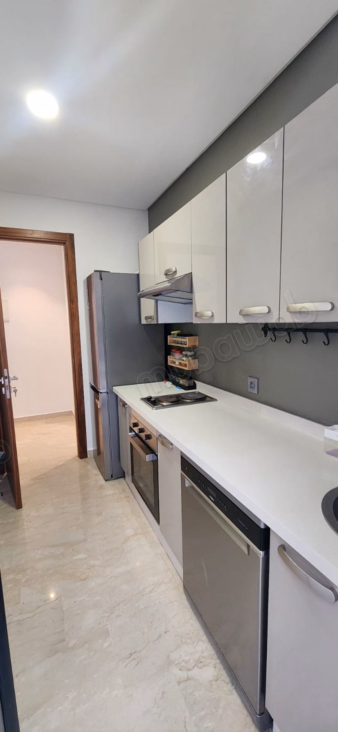 Modern apartment with terrace and communal pool for rent Oasis
