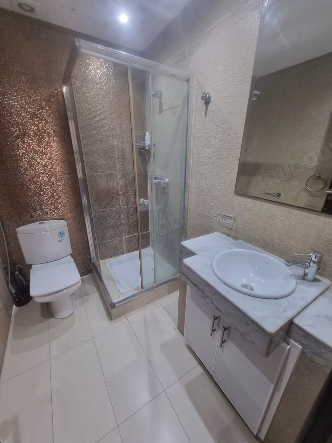 Appartement merveilleux à louer dans le quartier Mohammedi. 2 pièces. Salon marocain typique, résidence sécurisée