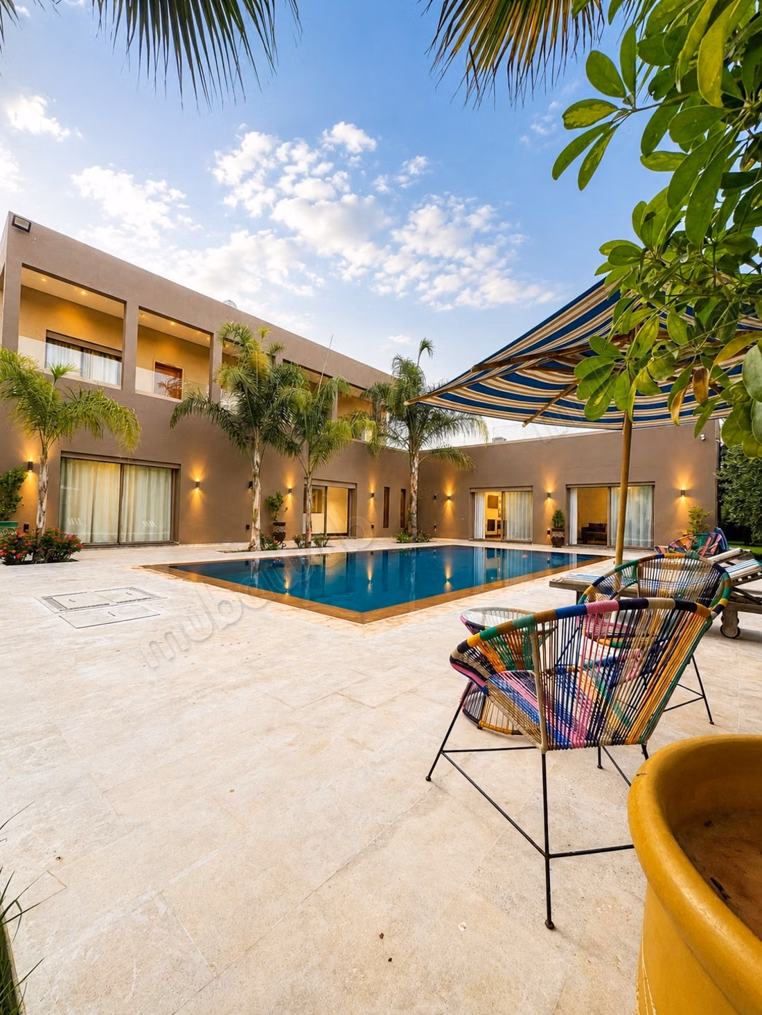 Fabuleuse villa à louer dans la Route de Fez. 5 belles chambres. Piscine, climatisation