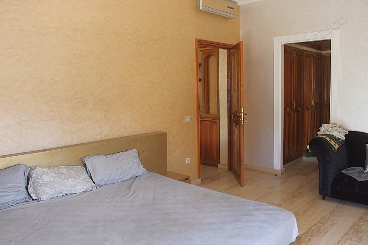 Villa familliale a louer SEMI MEUBLE
