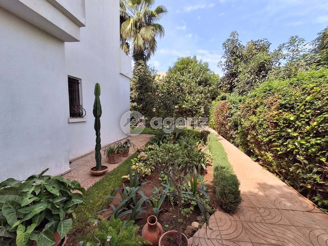 Villa for sale 349 m², 4 bedrooms Harhoura Skhirate Témara