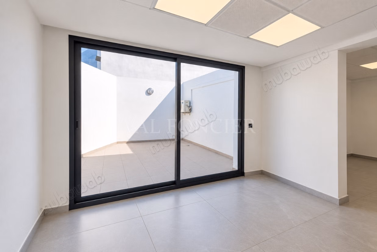 À louer – Bureau haut standing de 90 m² 
terrasse de 16 m² – Boulevard Ghandi, Casablanca