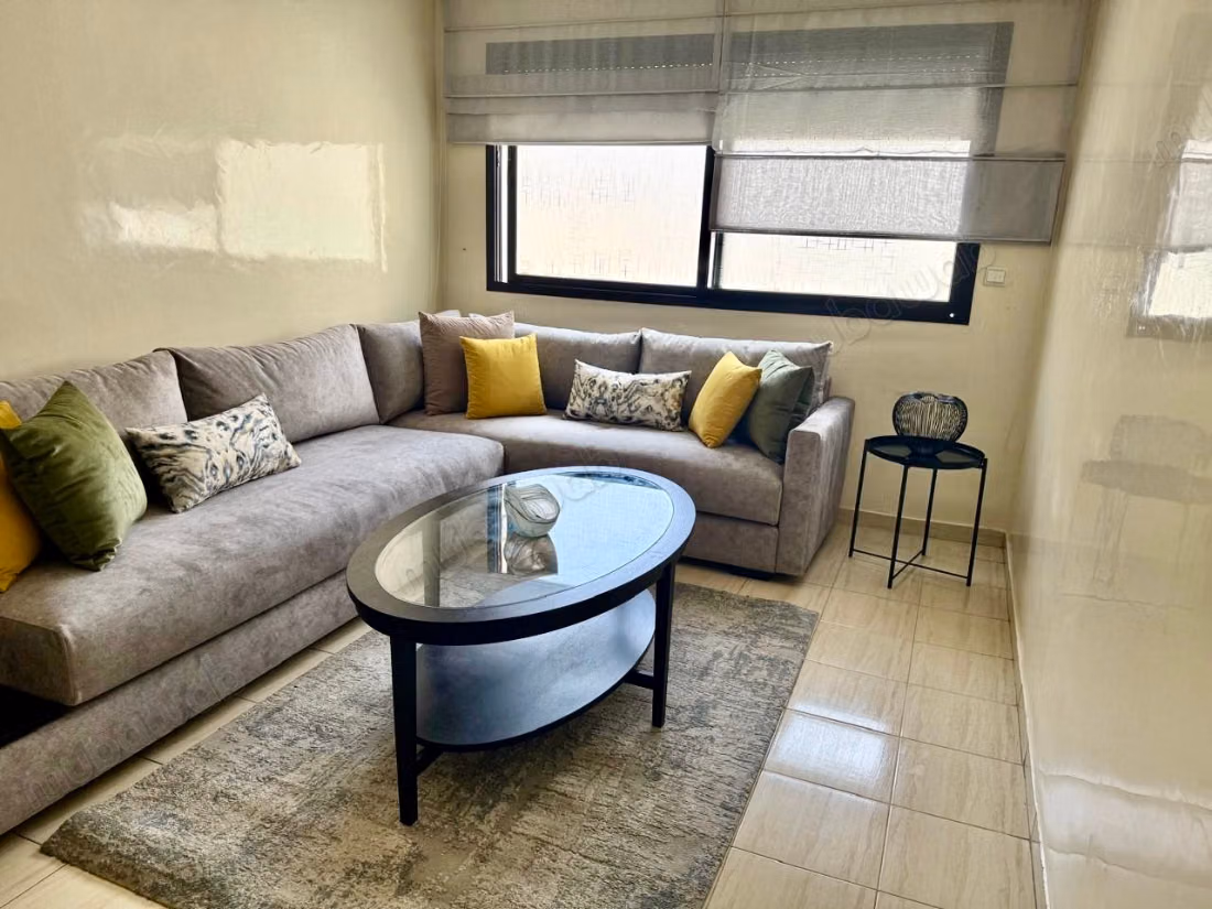 Bel appartement en location à Bourgogne Ouest.
Surface totale 85 m².
Meublé