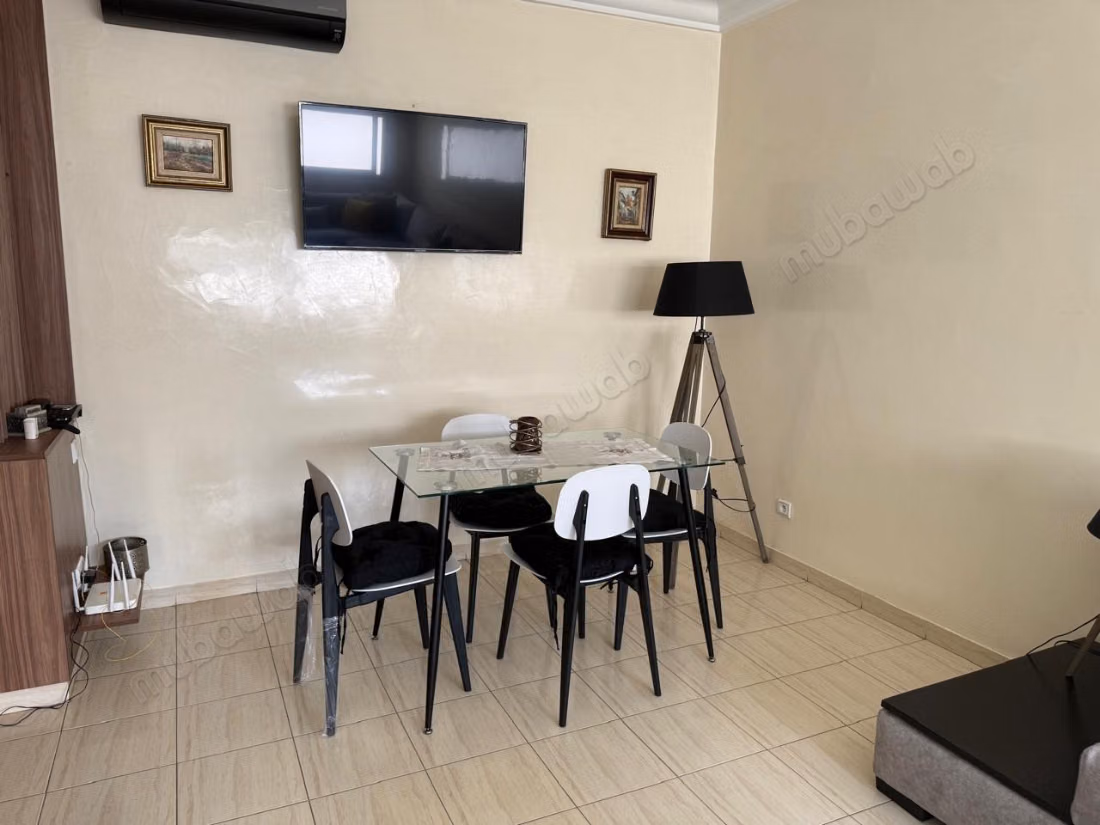 Bel appartement en location à Bourgogne Ouest.
Surface totale 85 m².
Meublé