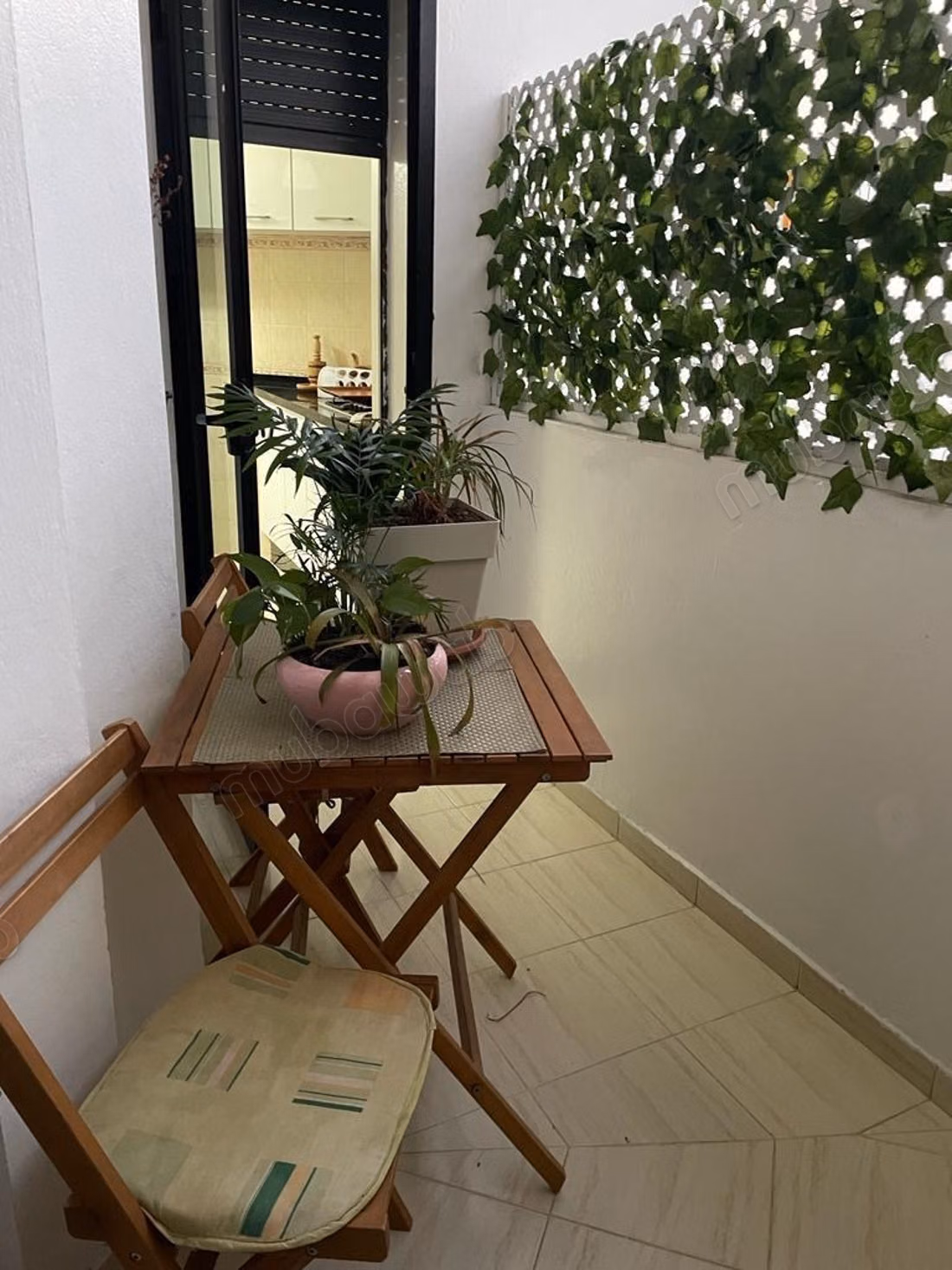 Bel appartement en location à Bourgogne Ouest.
Surface totale 85 m².
Meublé