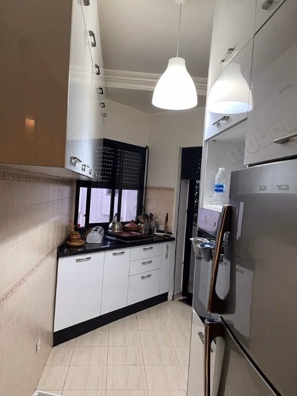Bel appartement en location à Bourgogne Ouest.
Surface totale 85 m².
Meublé