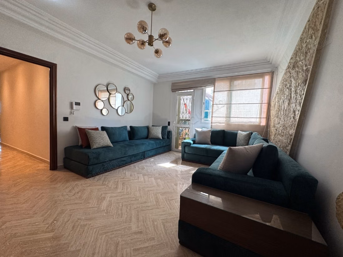 Bel appartement en location à Les princesses.
Surface totale 210 m².
Meublé