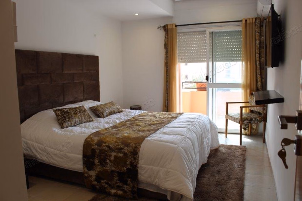 Large three-bedroom apartment near the consulate