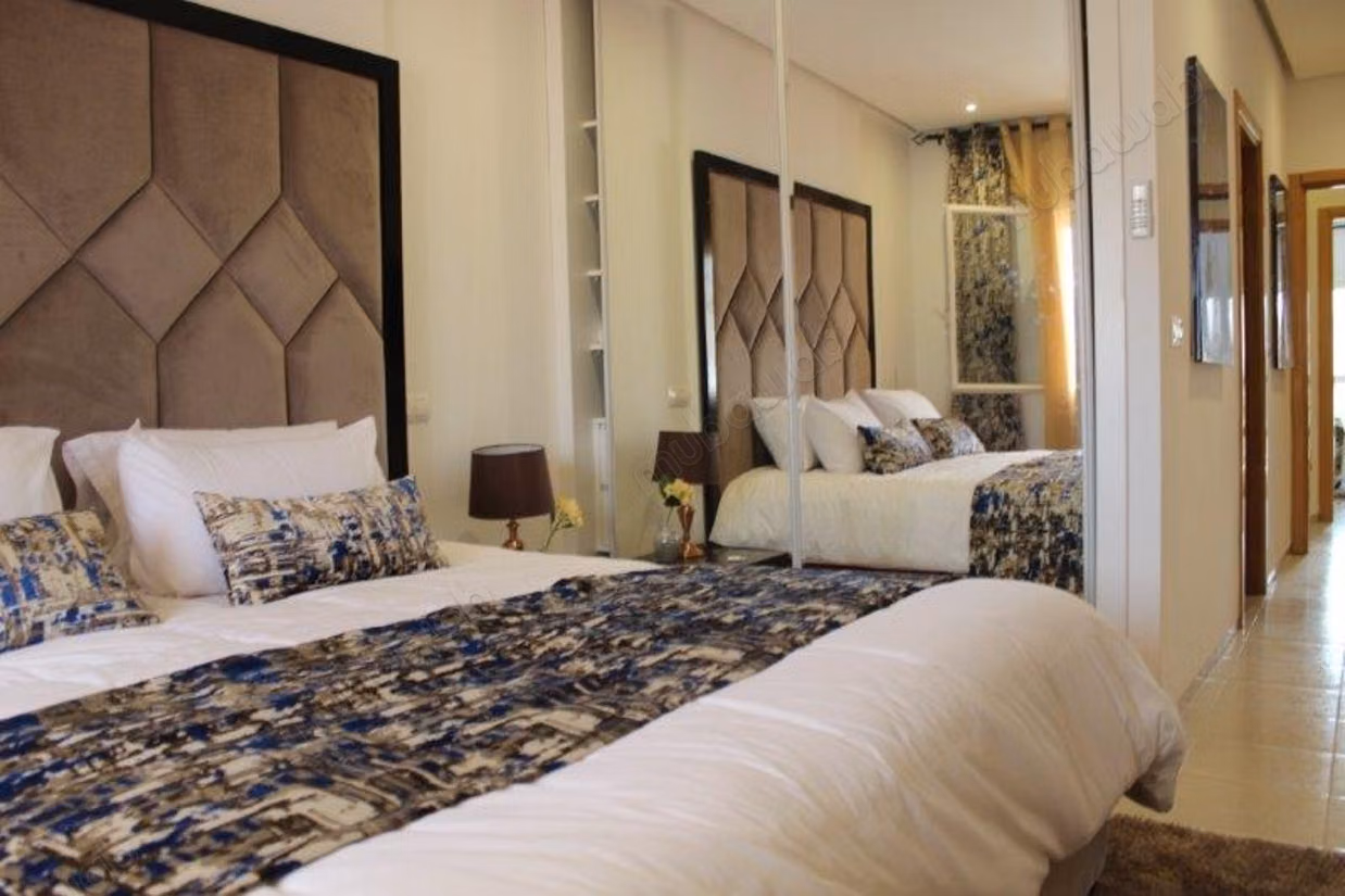 Large three-bedroom apartment near the consulate