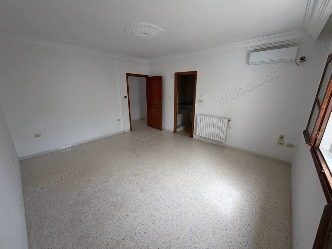  Ennasr 1: etage de villa s4 a louer