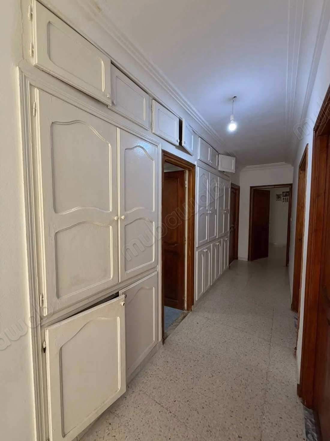  Ennasr 1: etage de villa s4 a louer