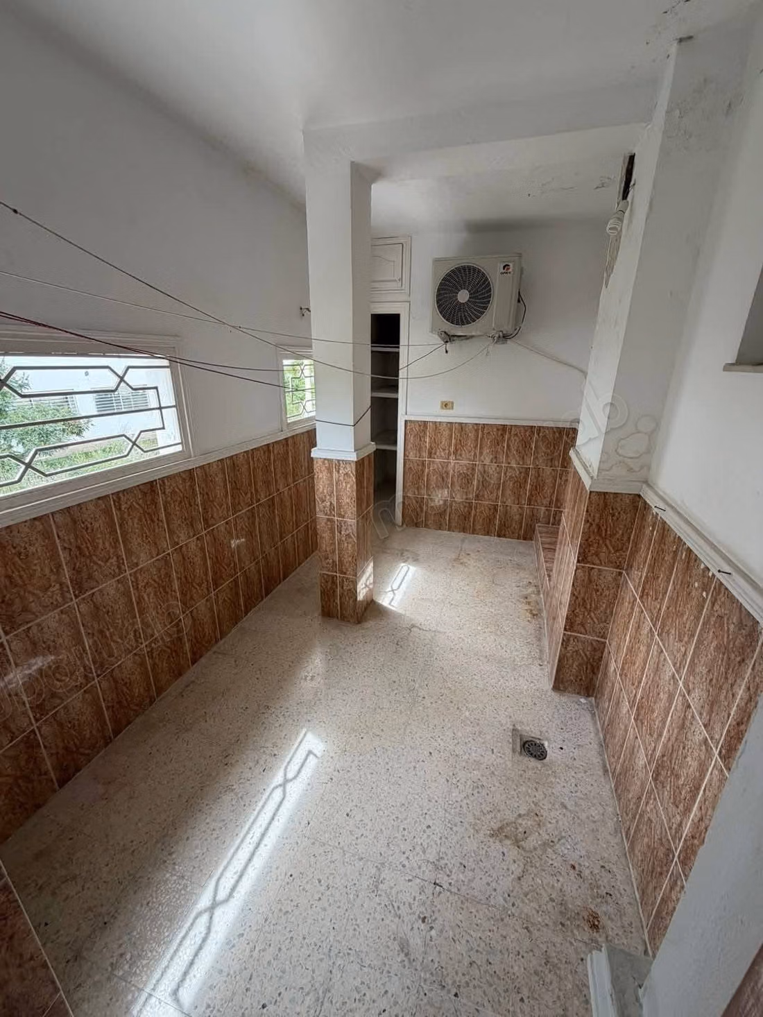  Ennasr 1: etage de villa s4 a louer