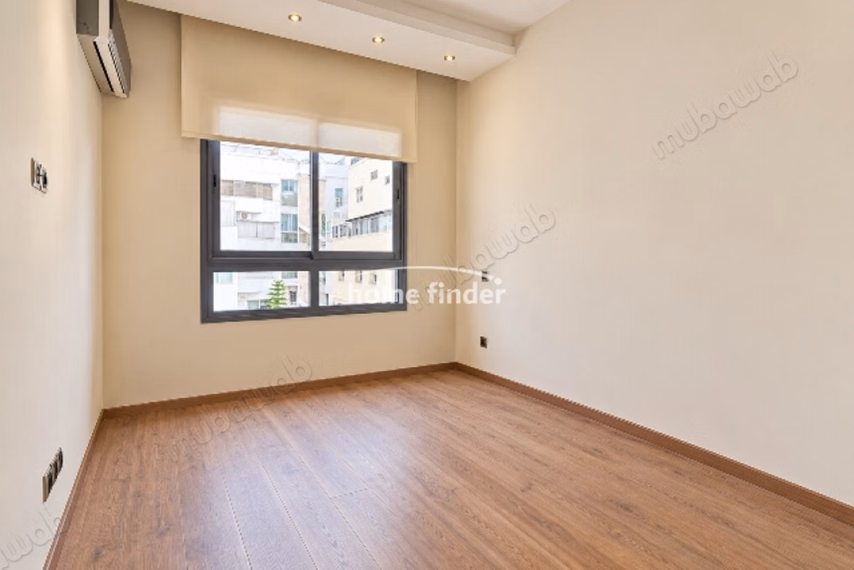 Appartement à louer au triangle d'Or 152 m²