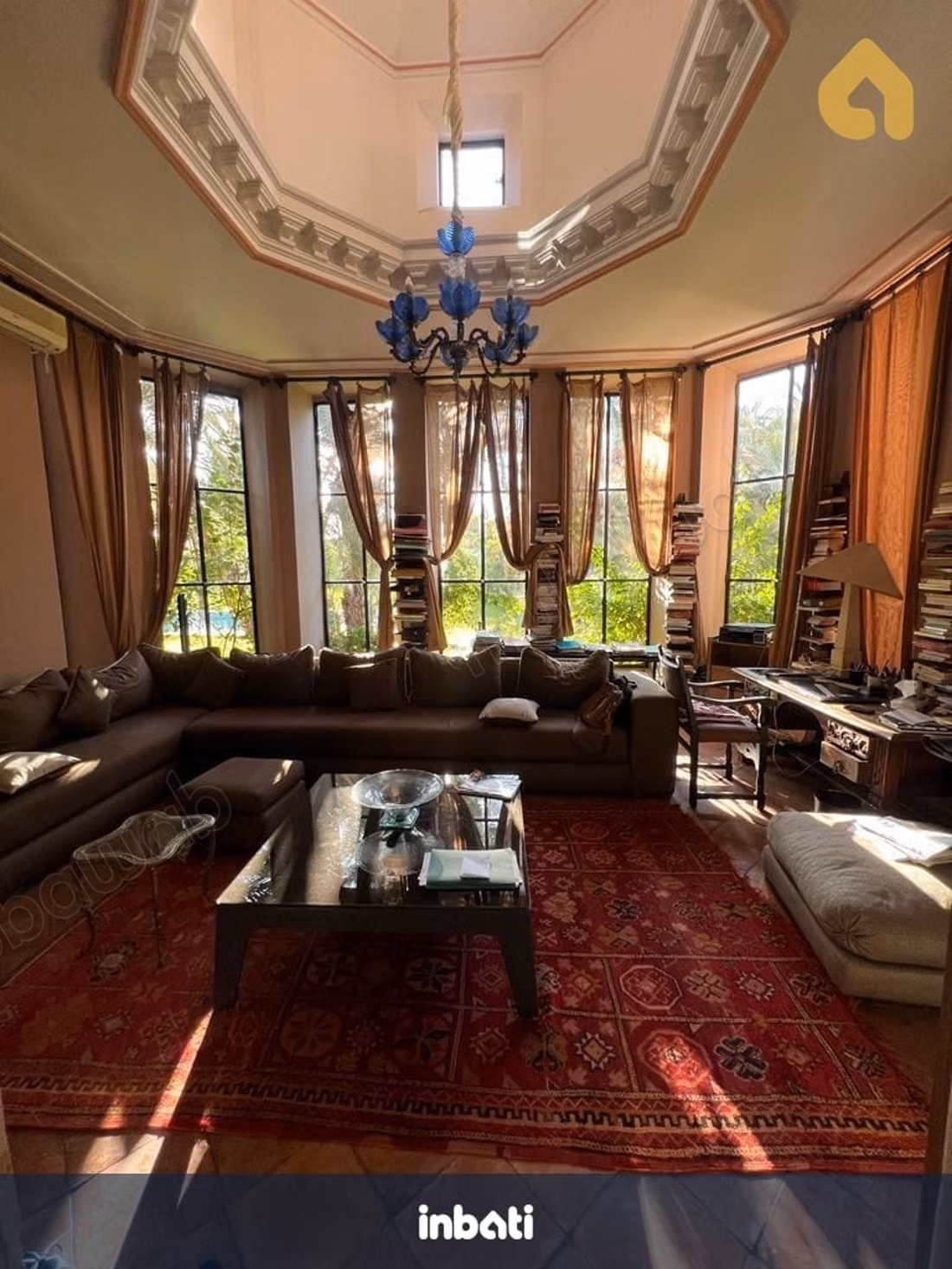 Villa 9000m2 avec service voiture, chauffeur