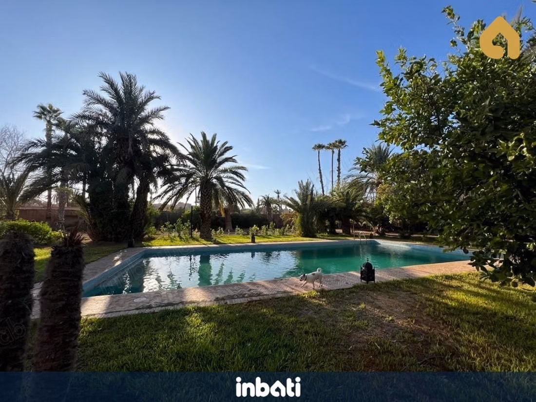 Villa 9000m2 avec service voiture, chauffeur
