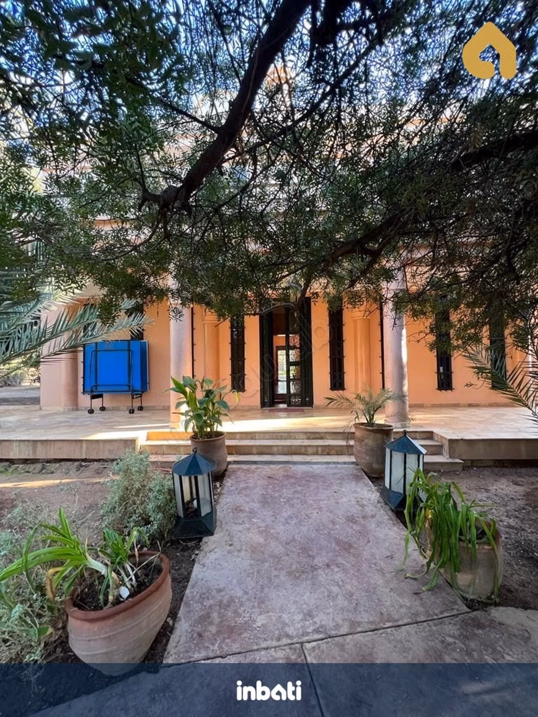 Villa 9000m2 avec service voiture, chauffeur