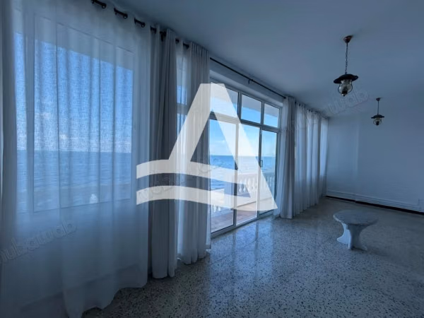 In affitto piano terra S3 a pochi passi dall'acqua a Marsa Corniche