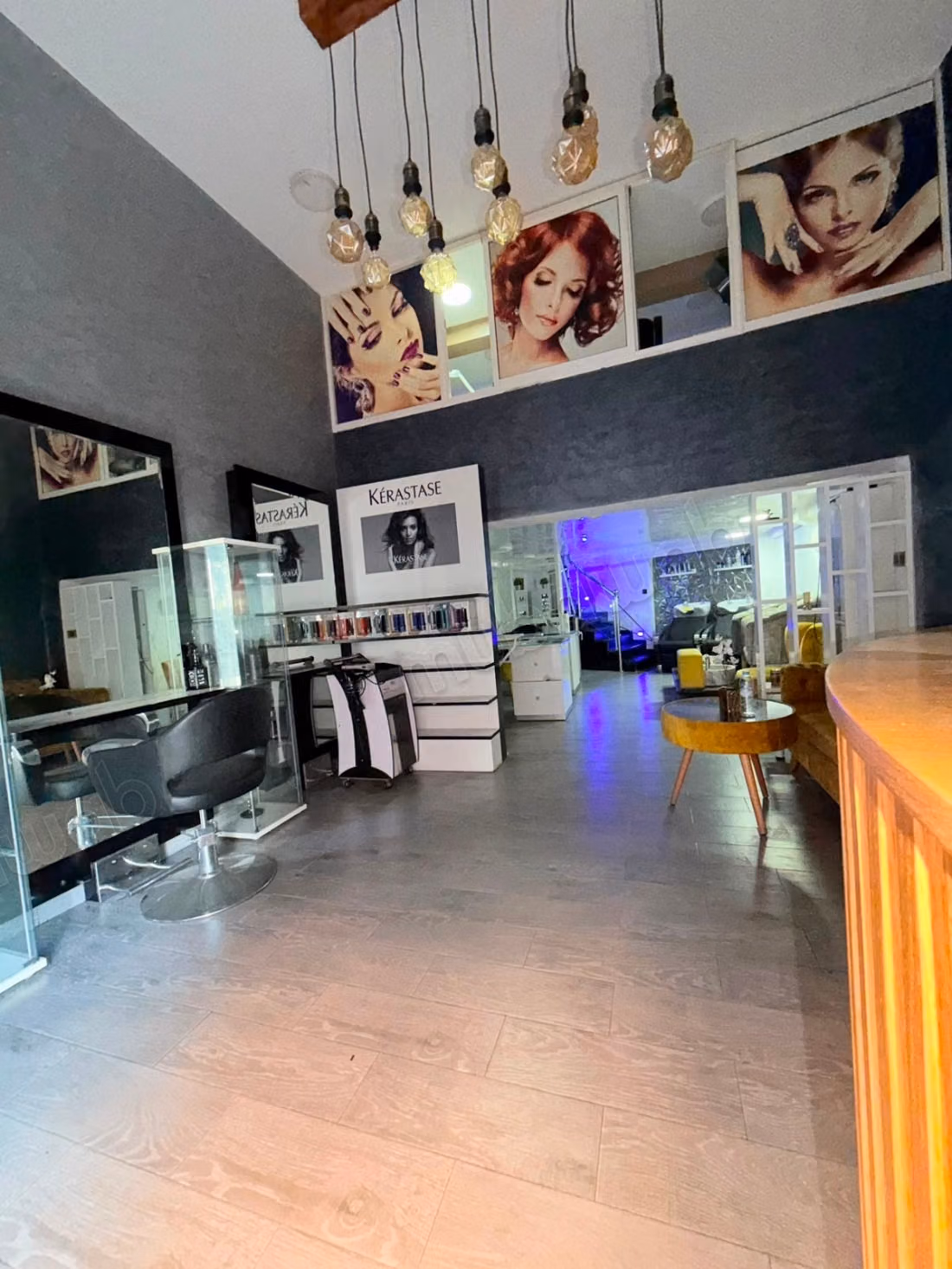 Salon coiffure équipé en location 
casa belvédère
