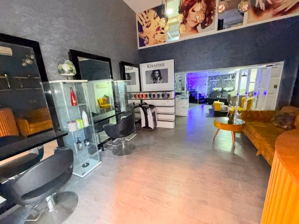 Salon coiffure équipé en location 
casa belvédère