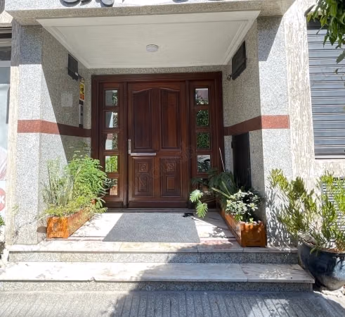 FOR SALE – Beautiful apartment of 133 m² with 2 facades – Hospitals neighborhood