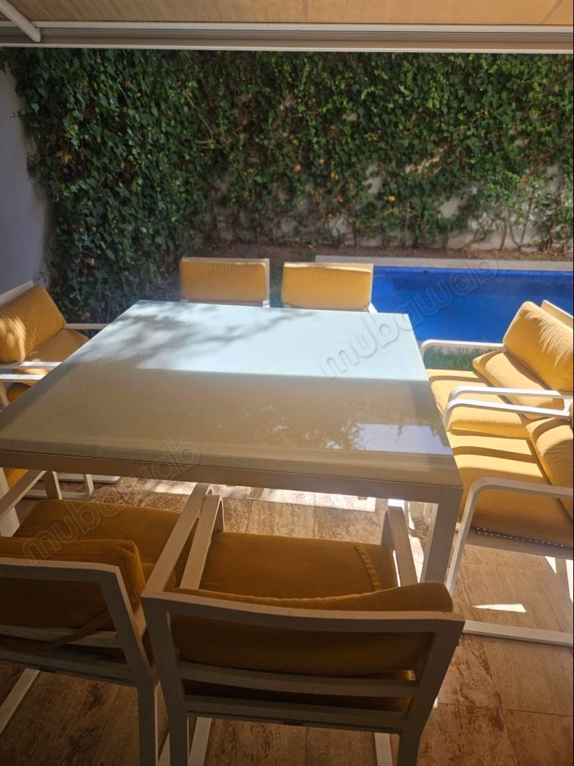 Location belle villa dans impasse calme au CIL. 
3 chambres confortables. 
Piscine